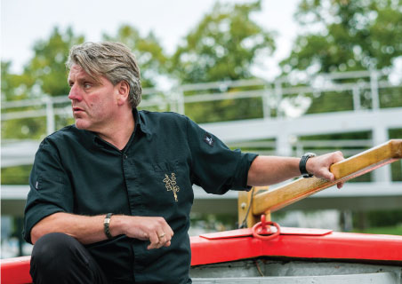 Jonnie Boer, en su bote en busca de género