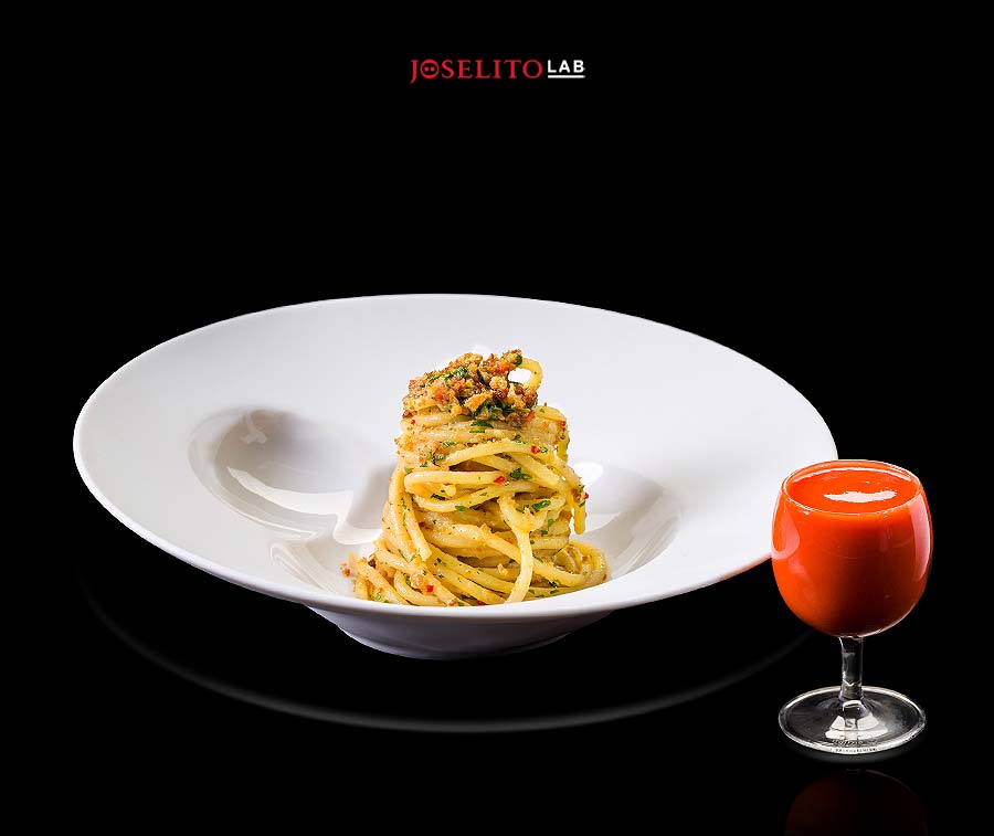 Spaghetti lardo Joselito con Bloody Mary