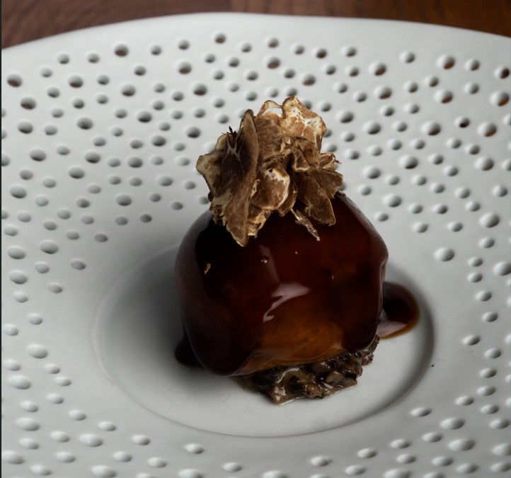 Castañeta de cerdo, duxelle y trufa