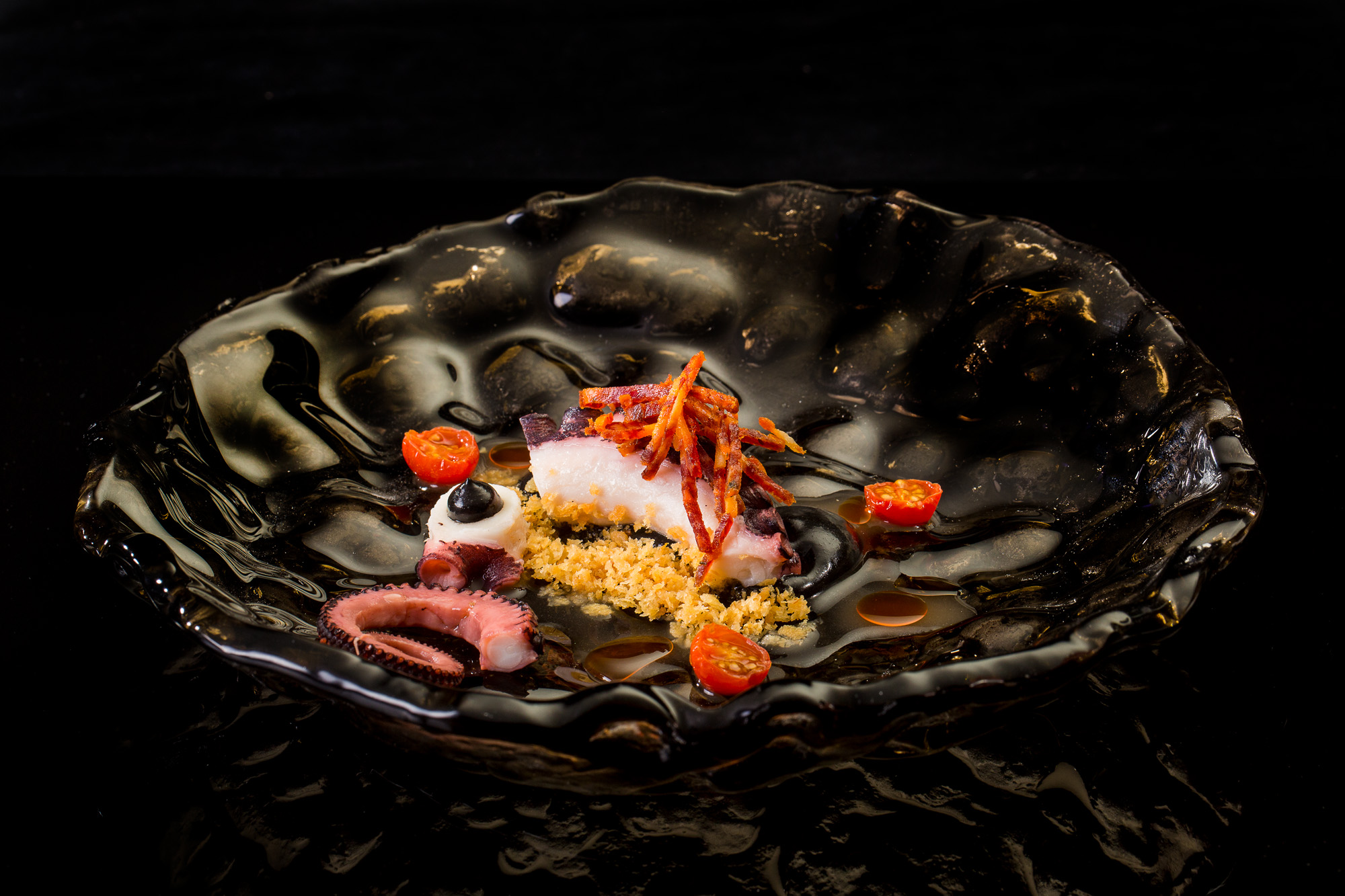 Pulpo con chorizo Joselito y sepia holandesa