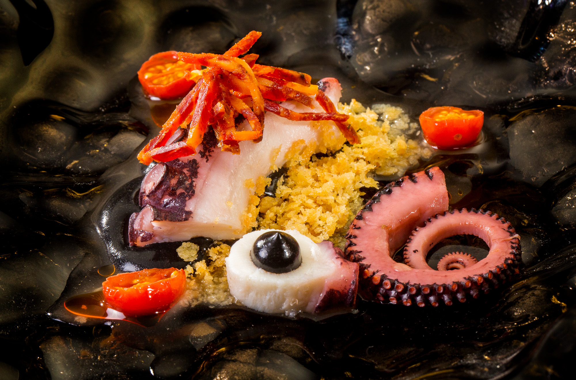 Pulpo con chorizo Joselito y sepia holandesa
