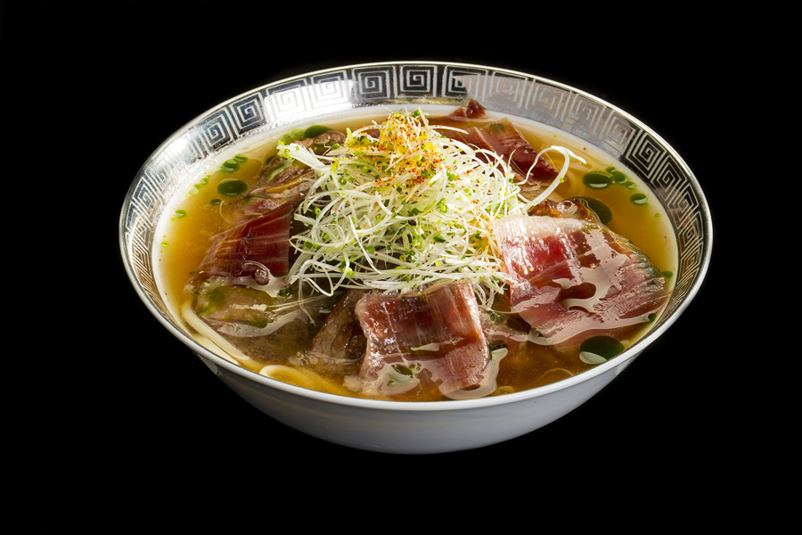 Fideos de carne Inaniwa aromatizados con cidra y aceite de puerro