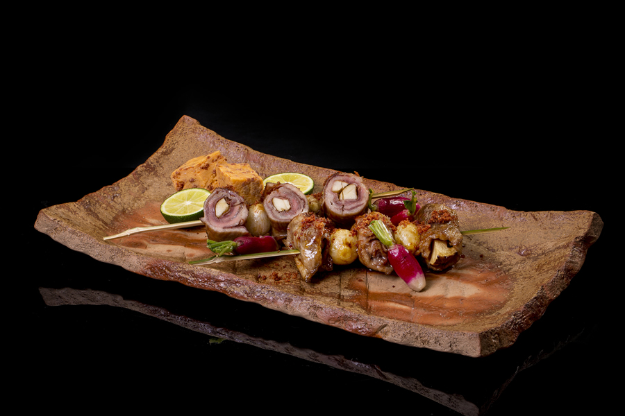Envuelto secreto Joselito asado a la parrilla en champiñones Matsutake asados