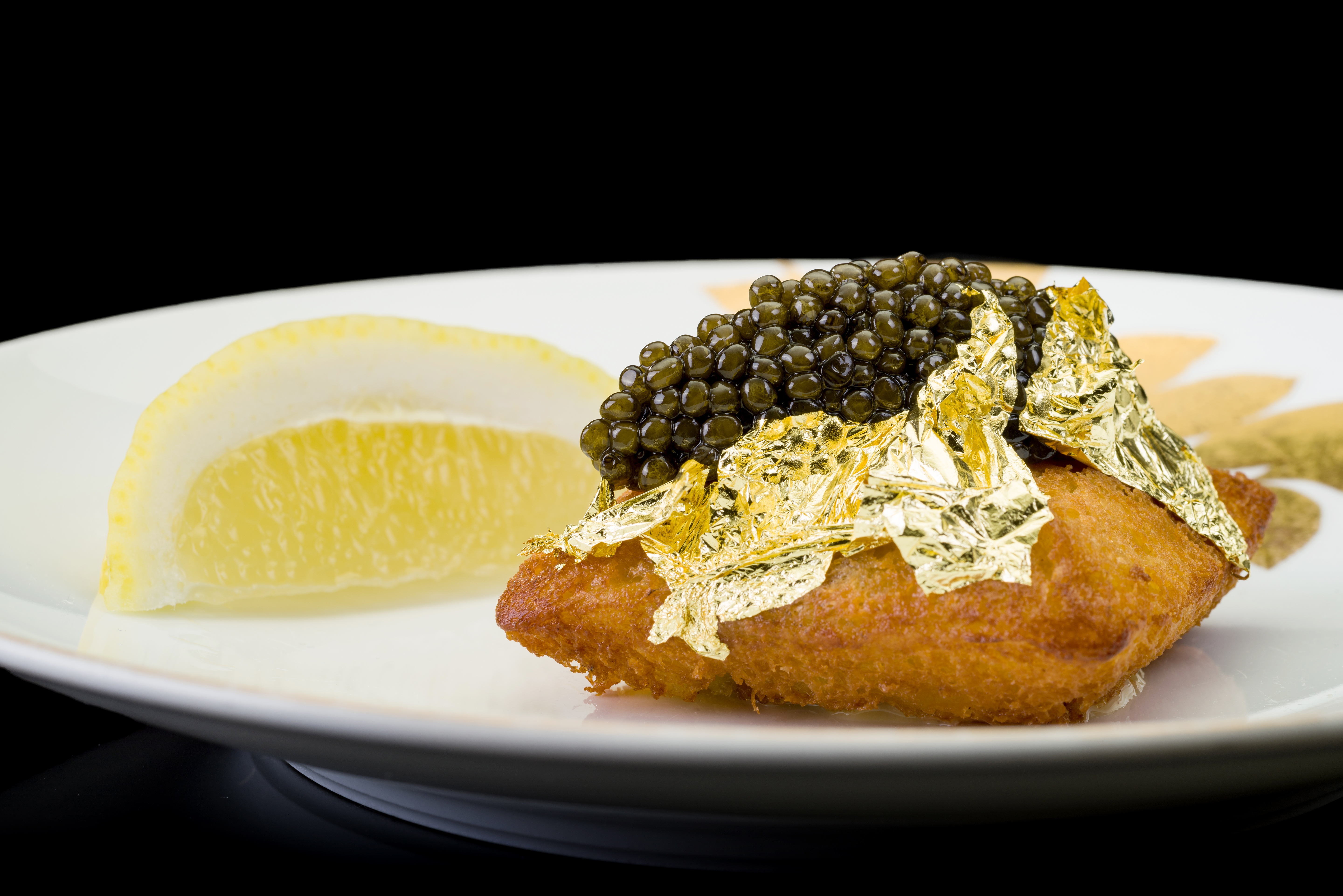 Almohadilla de ostras Belon, puré de lomo y caviar Oscietra