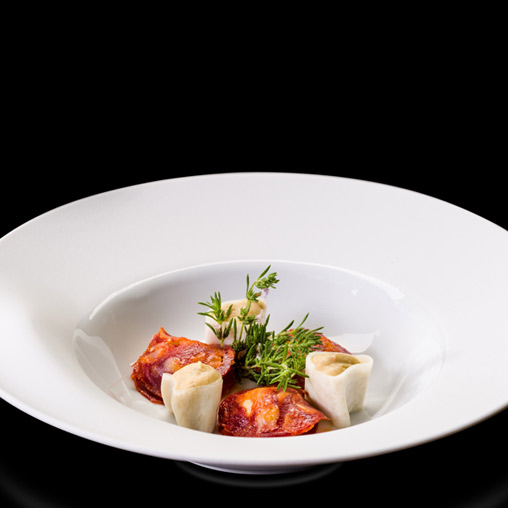 Ravioli de chorizo Joselito con garbanzos y mozzarella