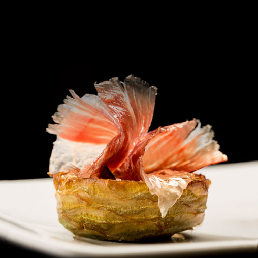 ALCACHOFAS CON HUEVO DE CODORNIZ Y JOSELITO